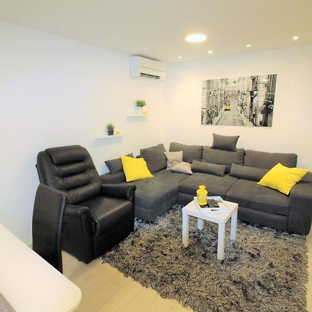 Apartment Pia Шибеник Экстерьер фото